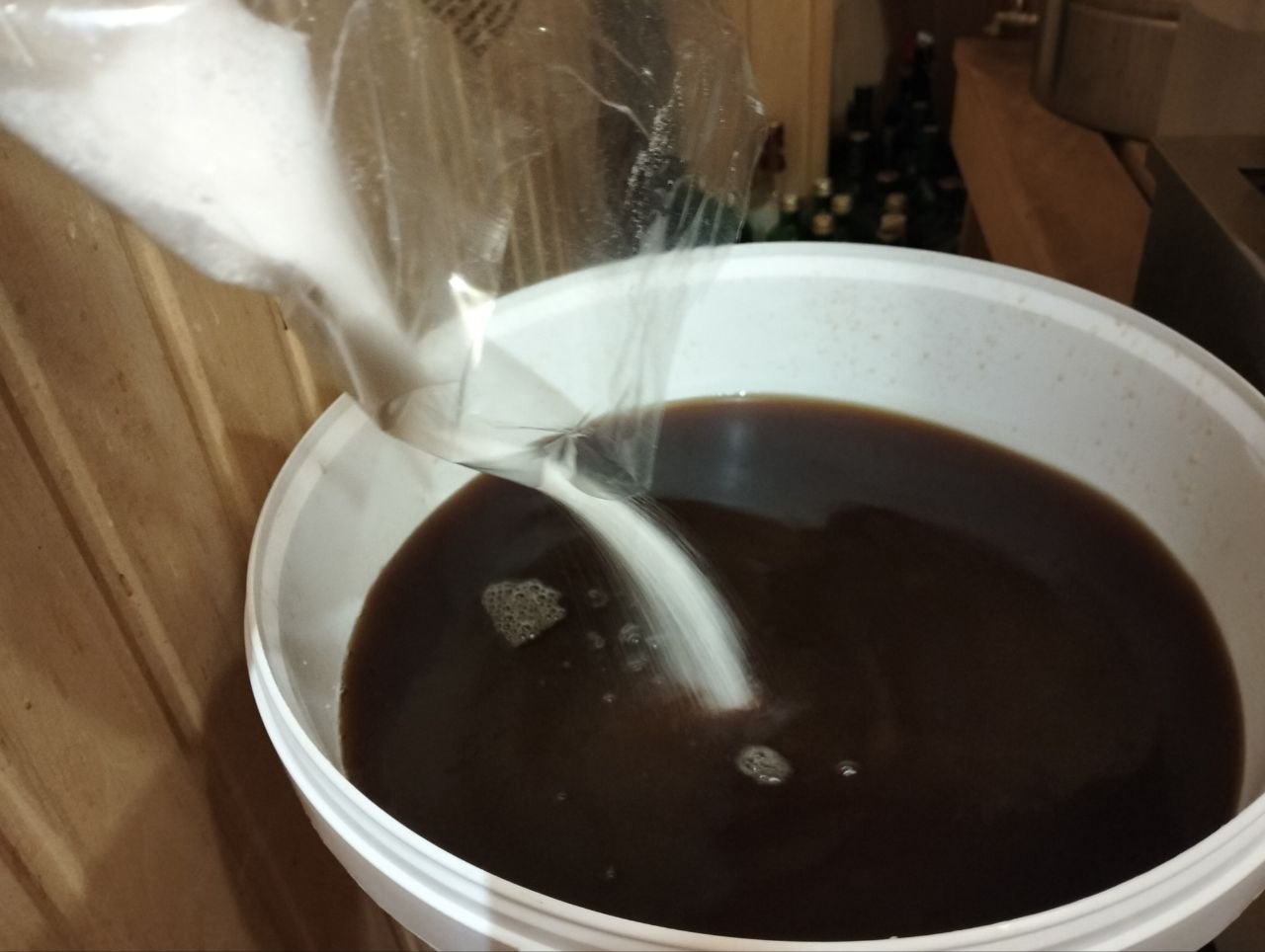 Всыпаем сахар